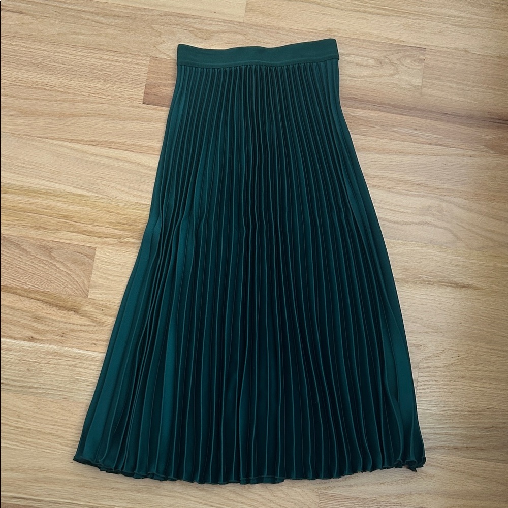 H&M Dark Green Pleated Midi Skirt
